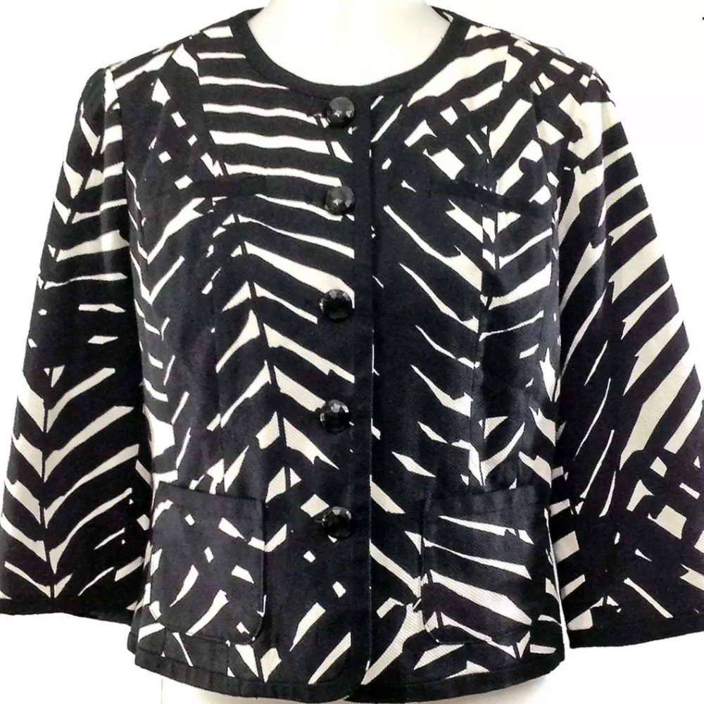 Leafy print women’s cropped button blazer